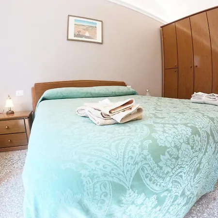 Domus Conte By Local Domus ローマ